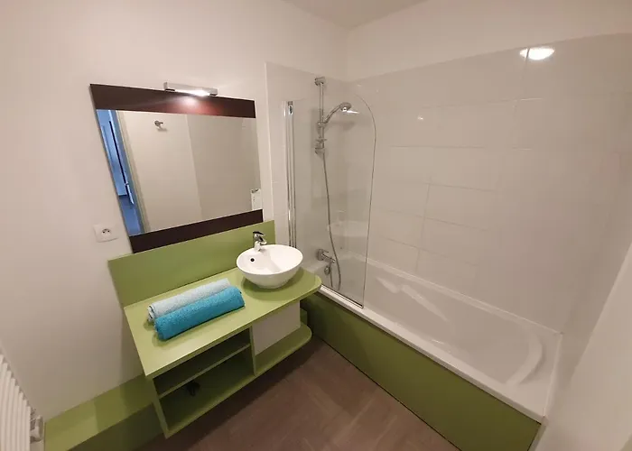 L'arbousier - Piscine & Climatisation * Greoux-les-Bains